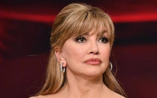 Milly Carlucci preoccupata - Youbee.it