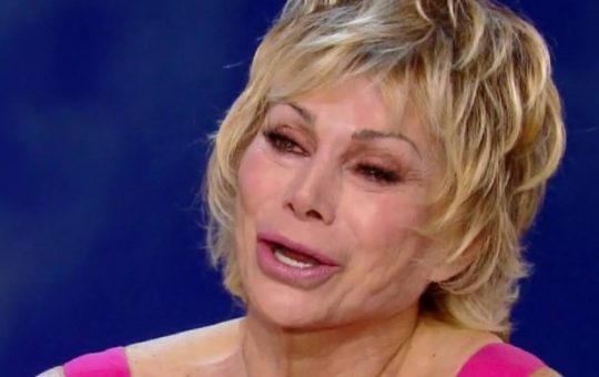 Lacrime di commozione per Carmen Russo