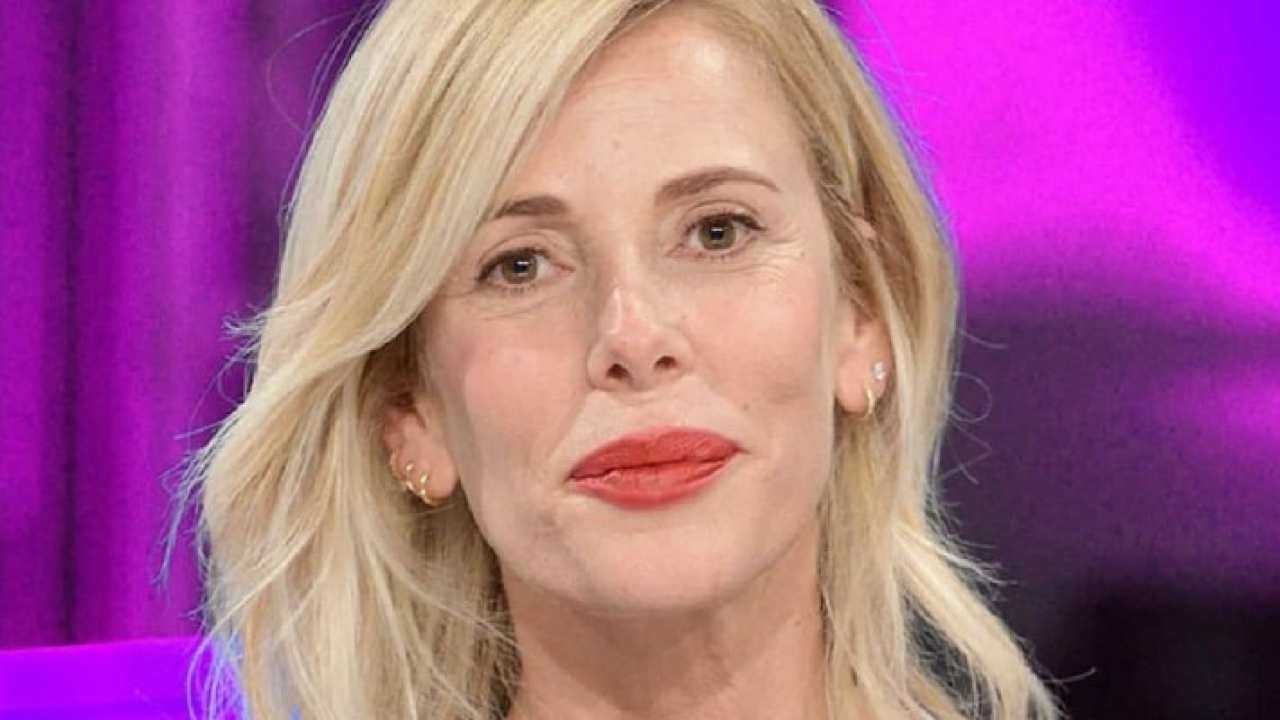 Alessia Marcuzzi mostra la mamma sui Social, due vere gocce d'acqua