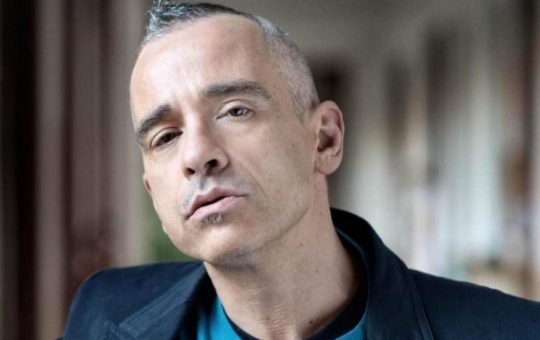 Eros Ramazzotti dichiara guerra