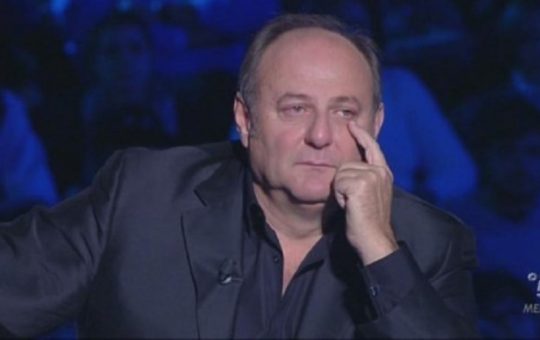 Gerry Scotti in lacrime non lo rivedremo più