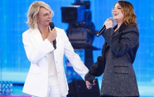 Il gesto di Emma Marrone verso Maria De Filippi