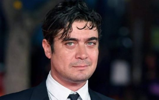 Riccardo Scamarcio in tribunale